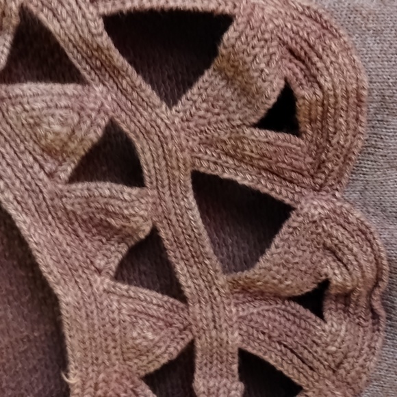 Top - Picture 3 of 3